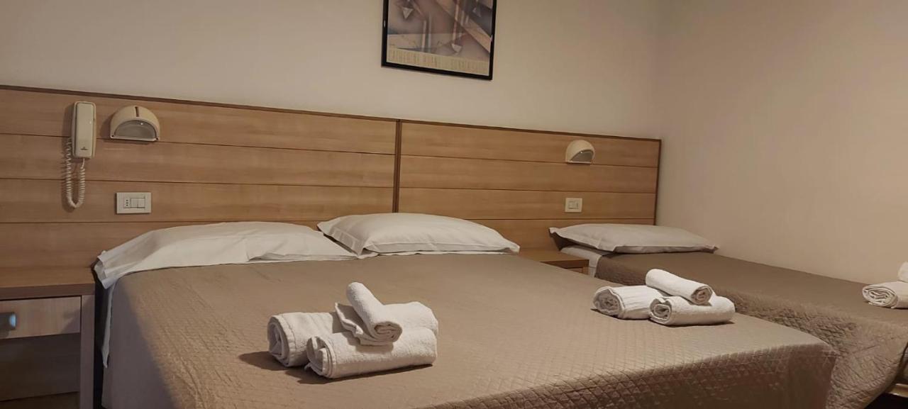 Hotel Brezza Rimini Bagian luar foto