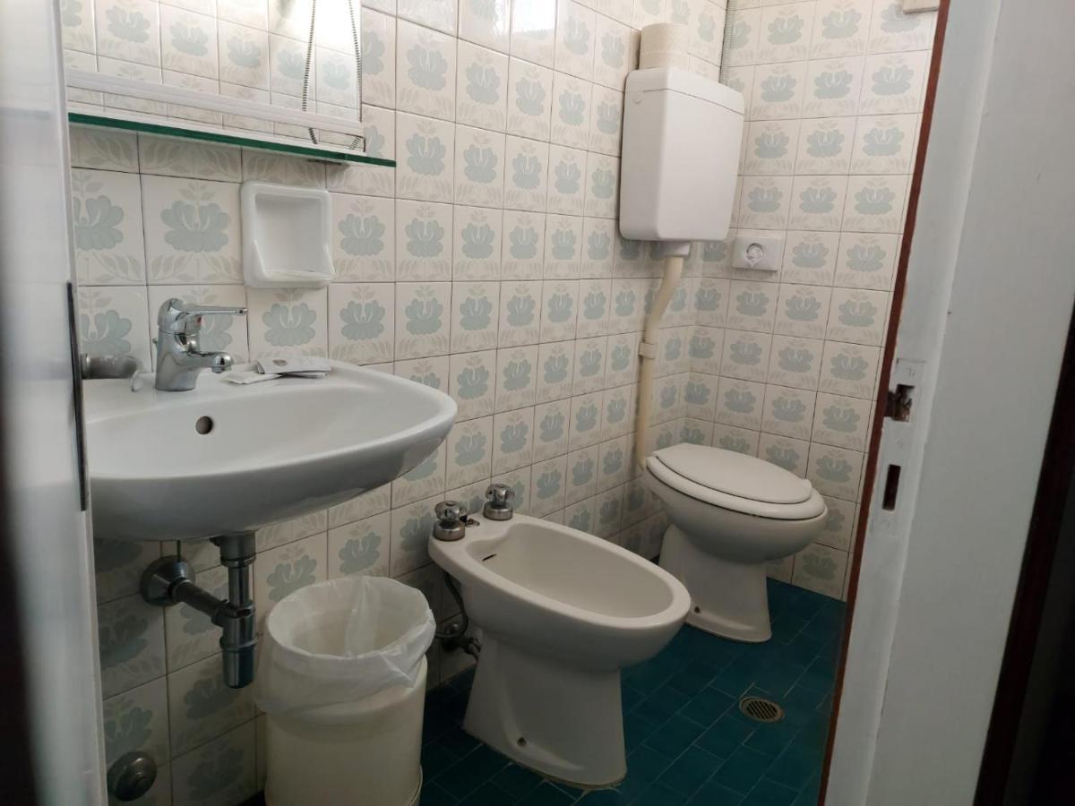Hotel Brezza Rimini Bagian luar foto
