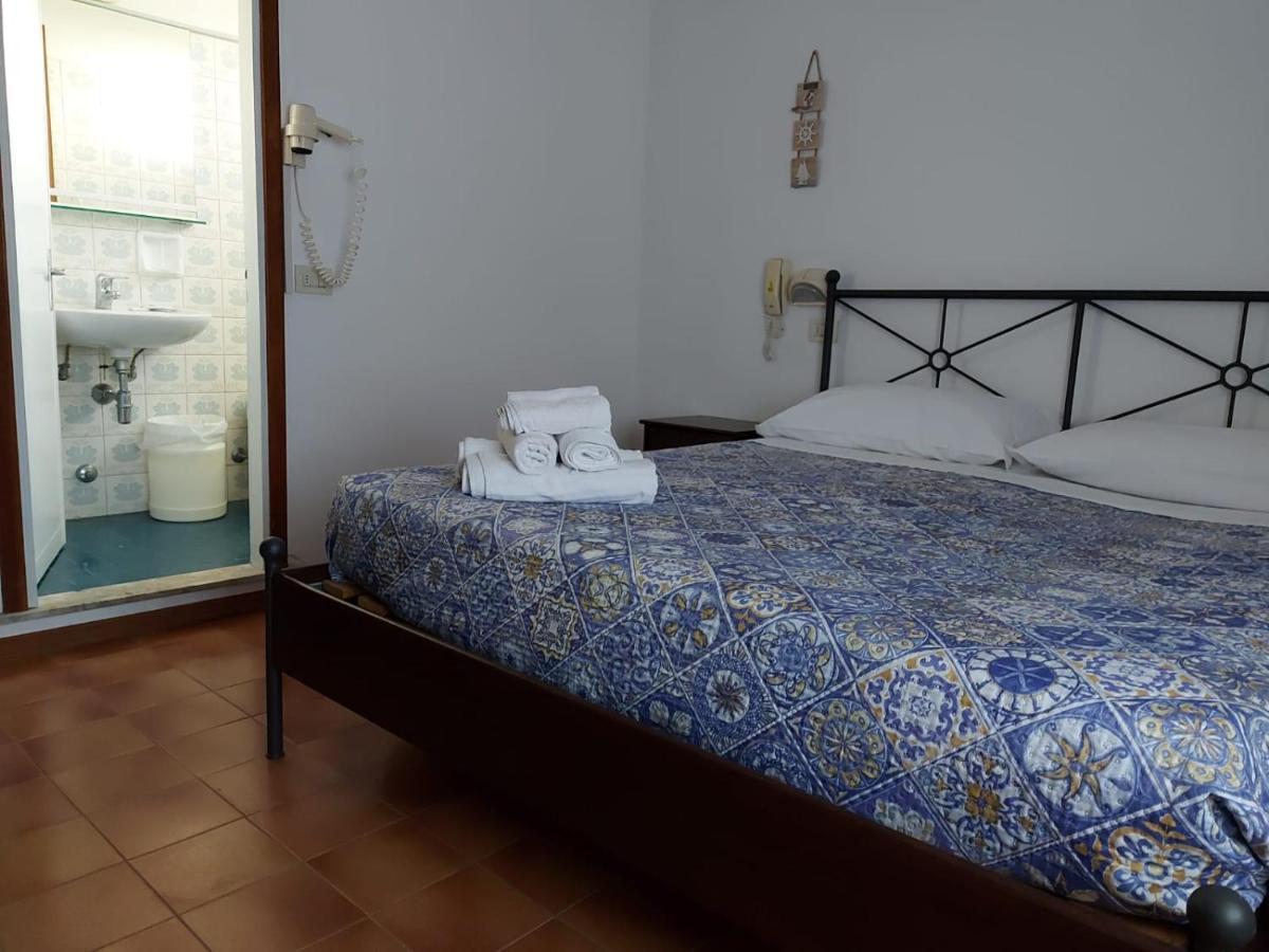 Hotel Brezza Rimini Bagian luar foto