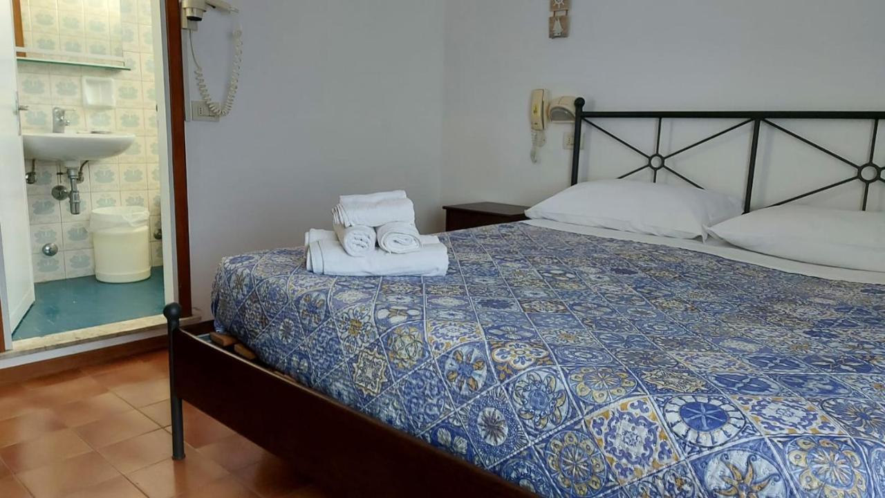 Hotel Brezza Rimini Bagian luar foto