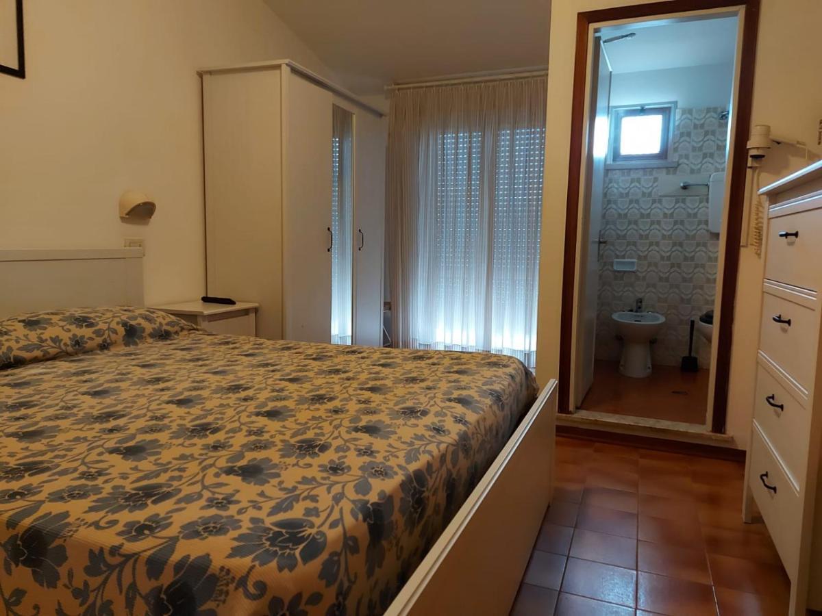 Hotel Brezza Rimini Bagian luar foto