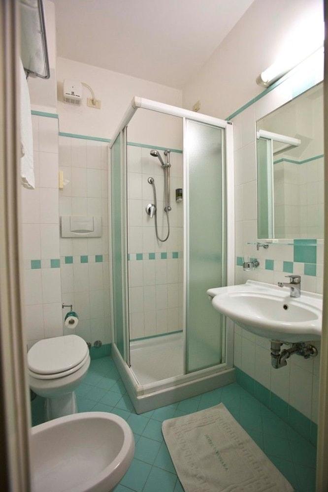 Hotel Brezza Rimini Bagian luar foto