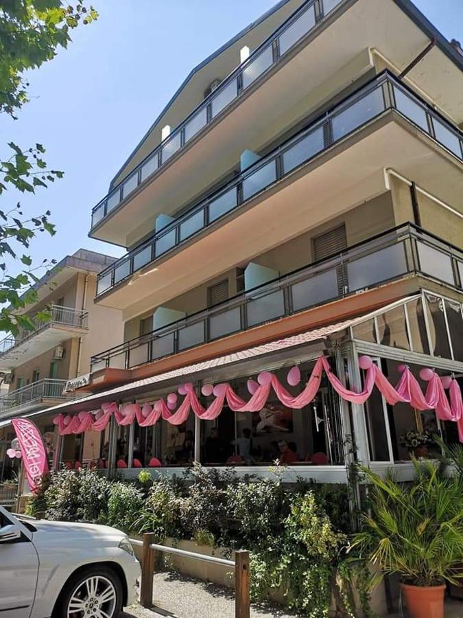 Hotel Brezza Rimini Bagian luar foto